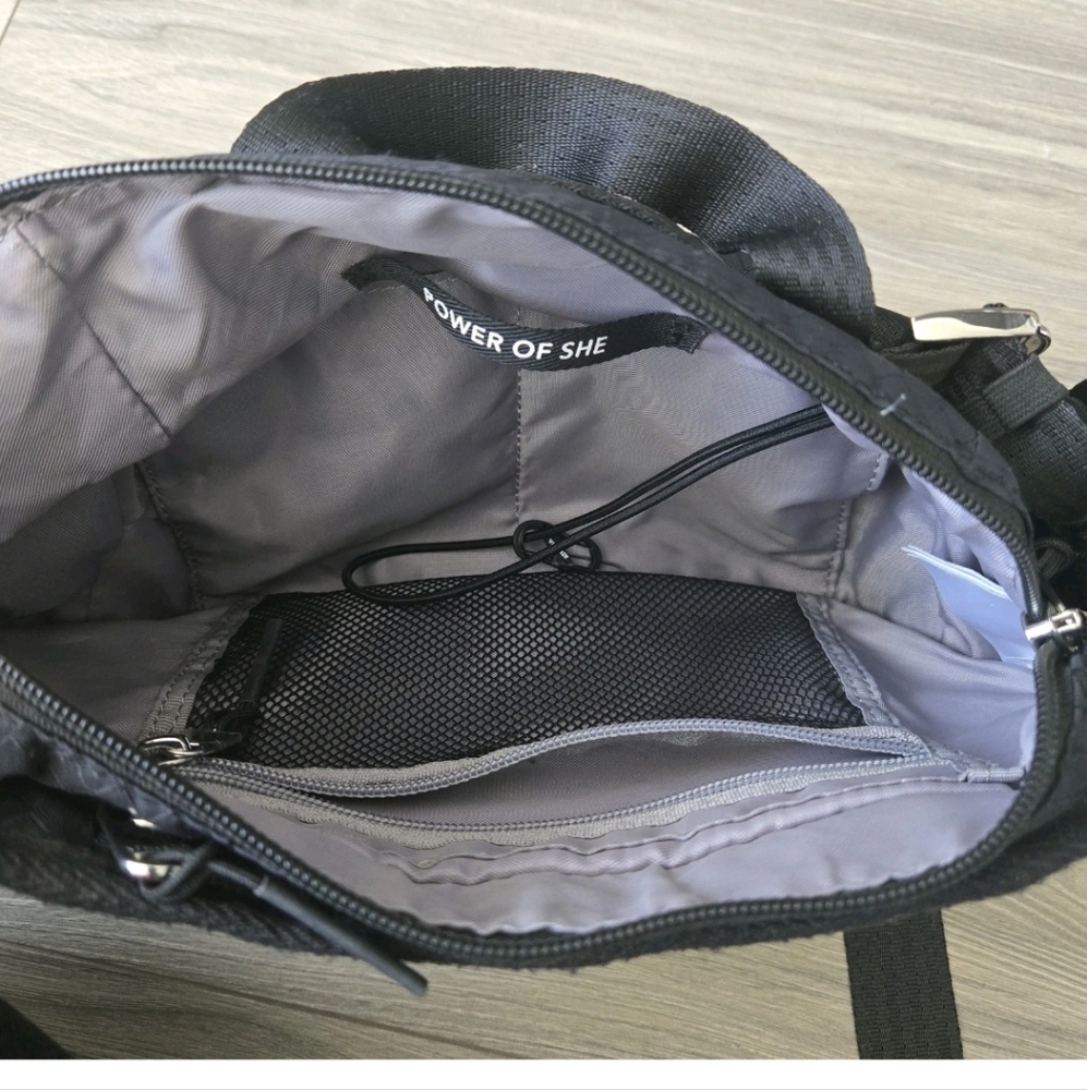 Athleta Excursion Crossbody Waist Ripstop Belt Bag Black Nylon Lightweight Large - Picture 9 of 11